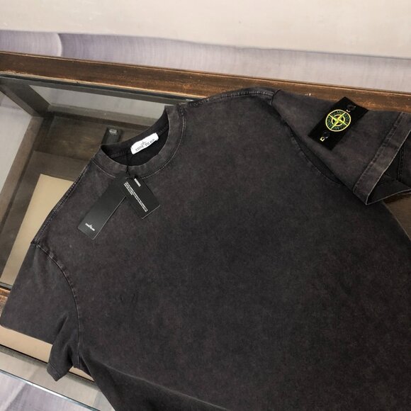 Stone Island T - shirt and Shorts - Picture 9 of 9